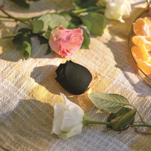 Fifty Shades of Grey Hearts And Flowers Clitoral Stimulator - Lifestyle Image