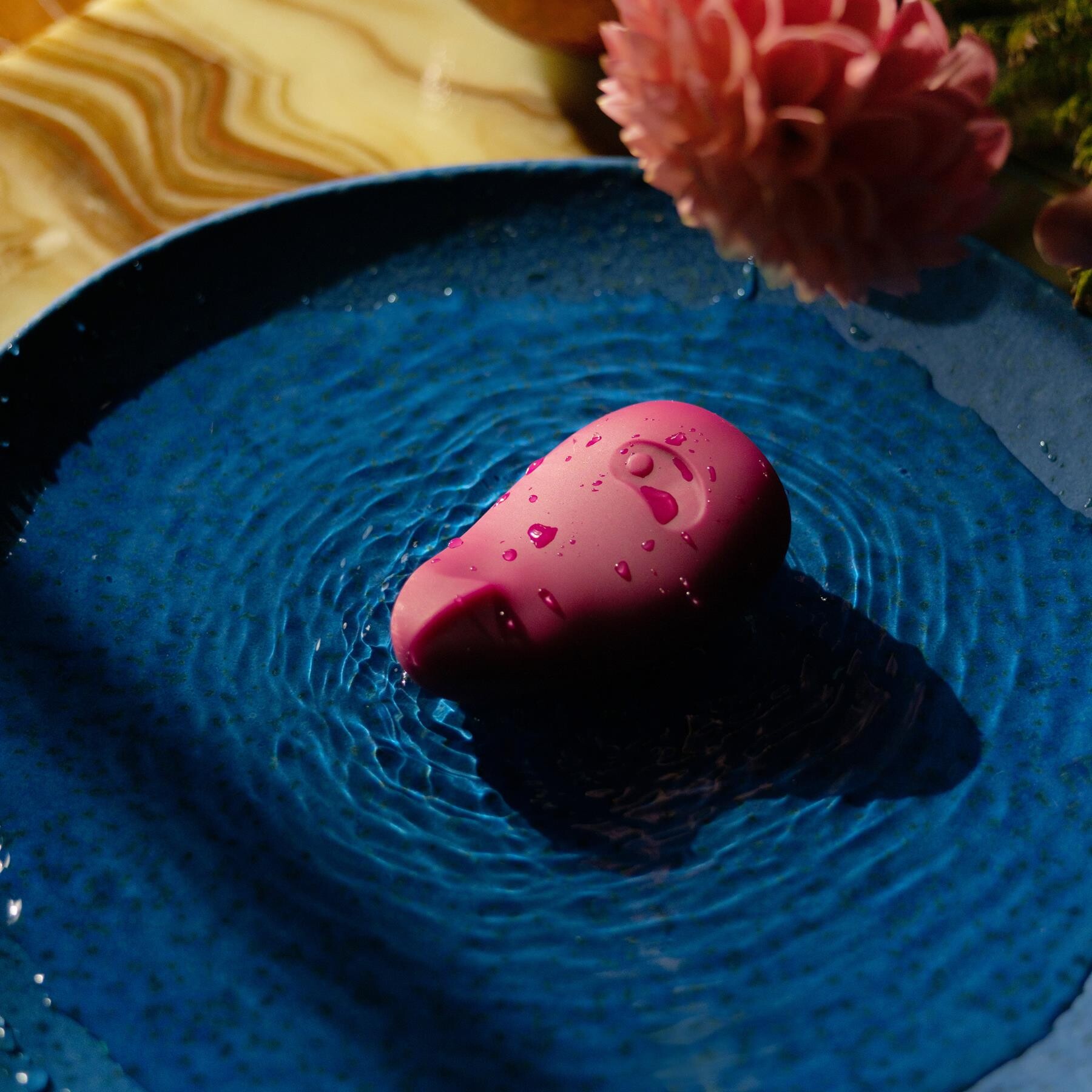 Dame Pom Clitoral Stimulator - Lifestyle Image