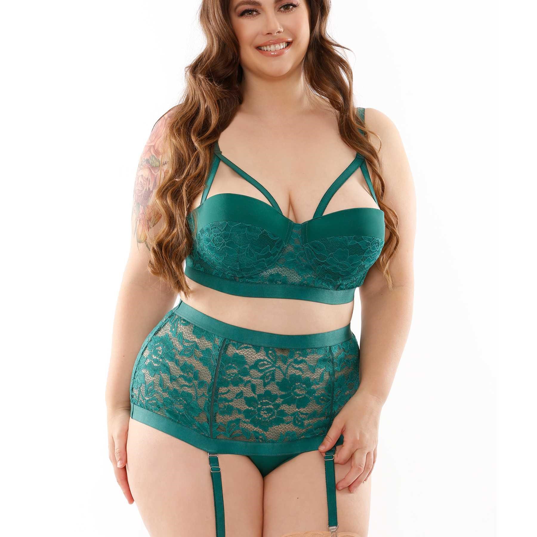 NADINE Contour Bra & Gartered High Waist Panty q/s front cropped
