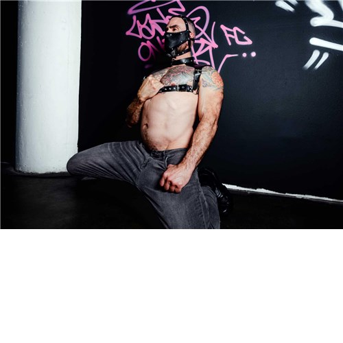 Men’s Harness w/neck collar model pose #9