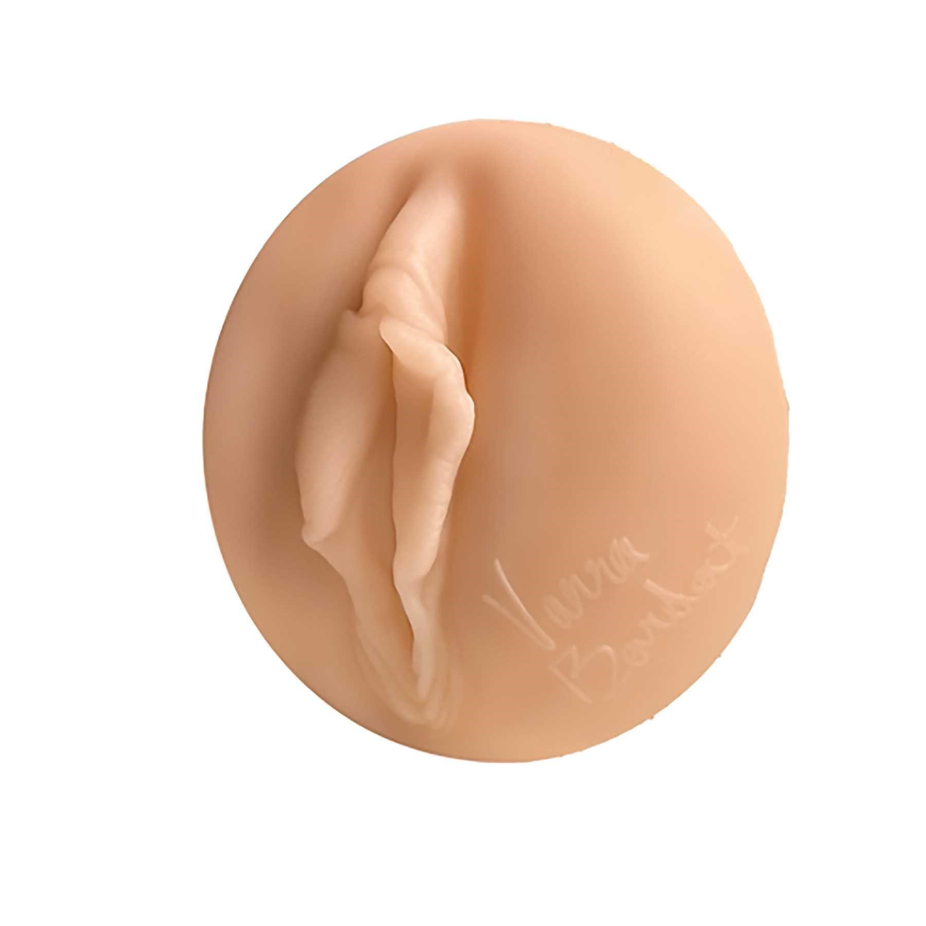 Fleshlight Girls Vanna Bardot Dopamine Signature Vagina close up on entry end