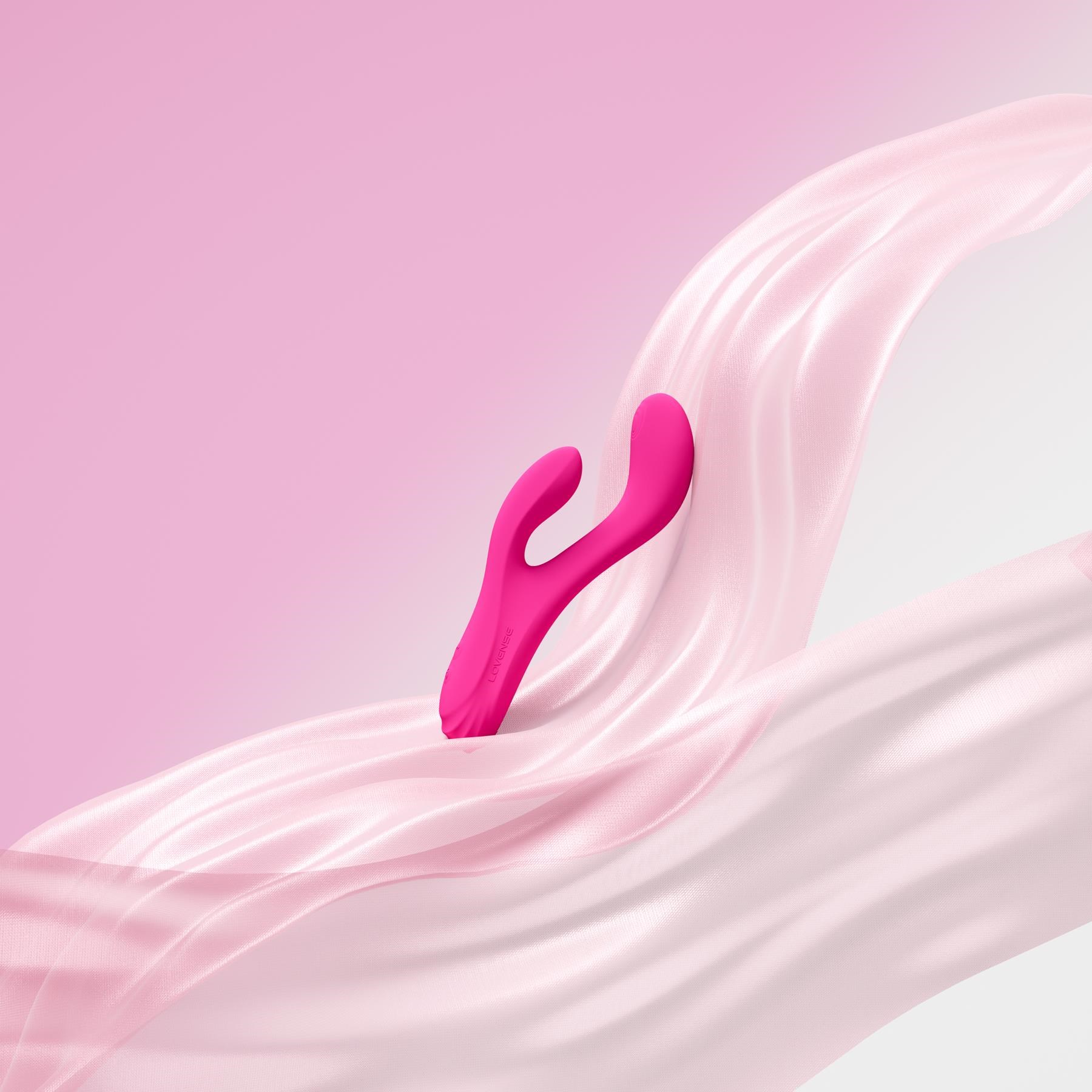 Lovense Osci 3 App Enabled Oscillating & Warming Rabbit Vibrator lifestyle 1