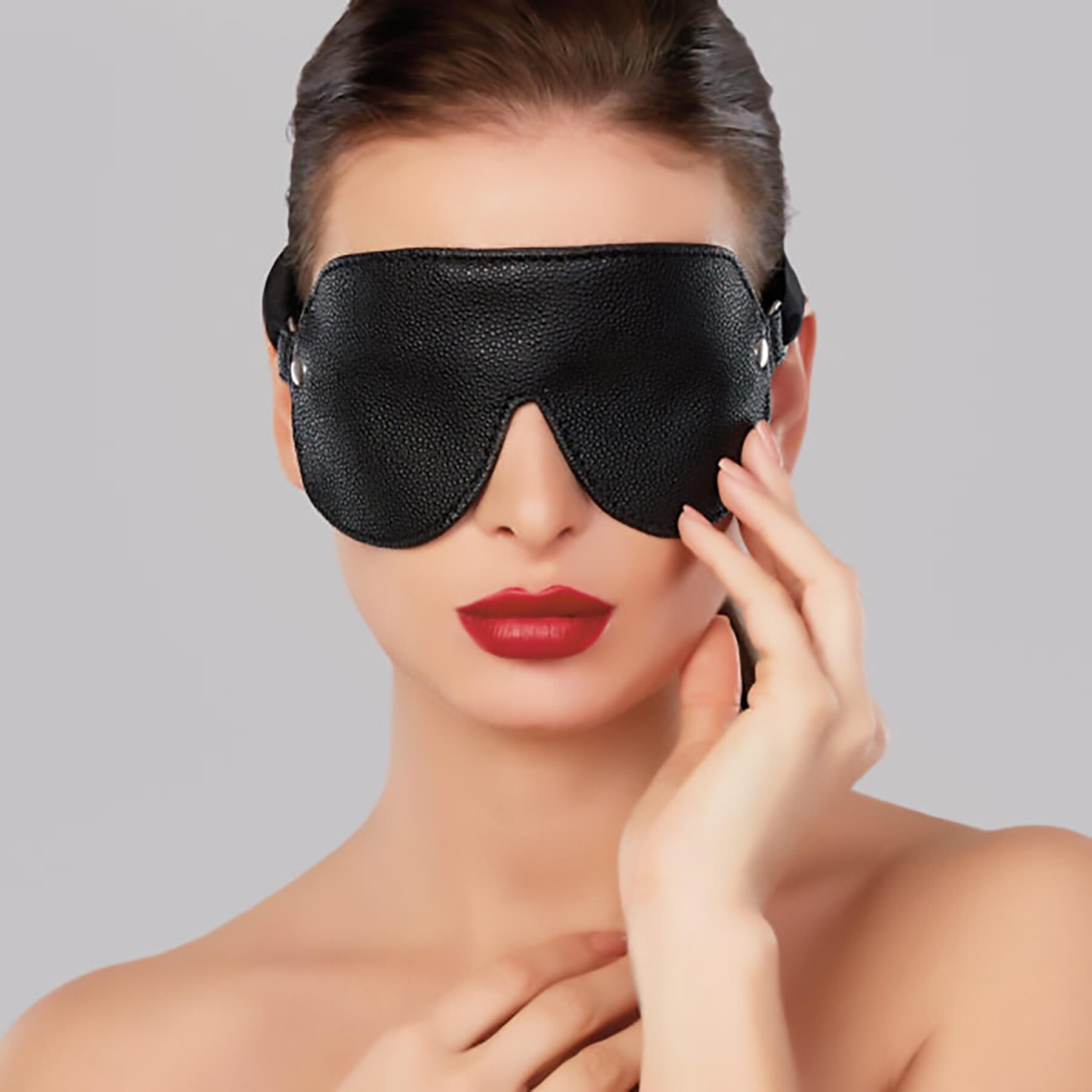 Adore Seduce Me Mask on model image 1