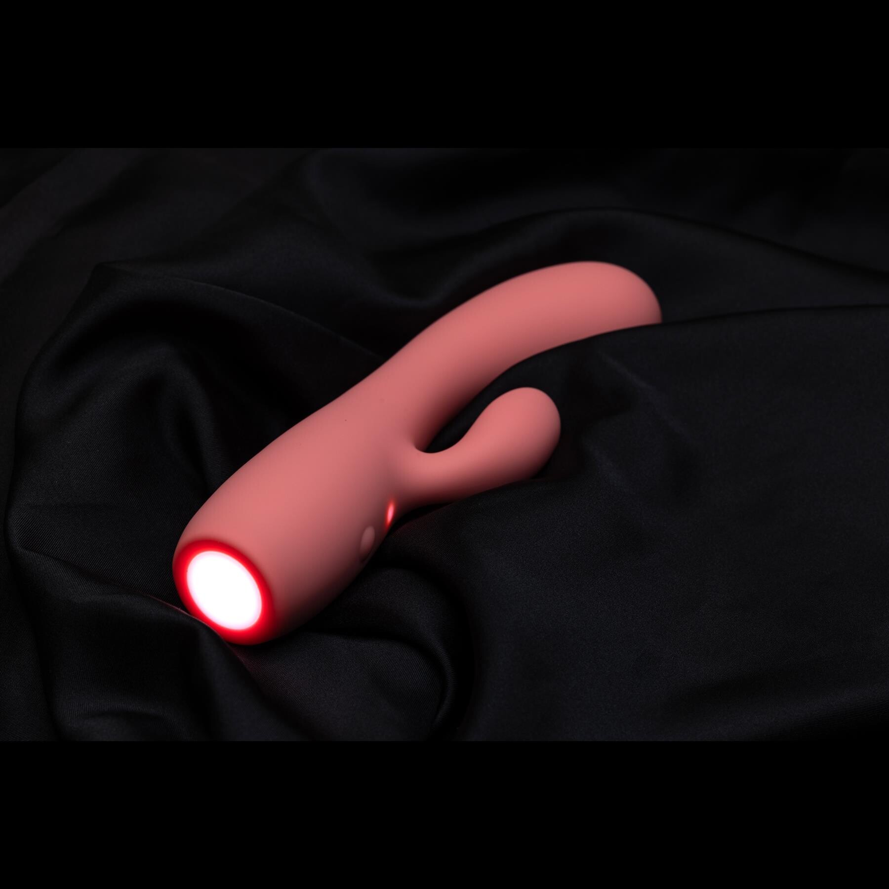 Groovy Glow Ups Curvie Dual Stimulating Vibrator - Product Shot - Showing LED Bottom