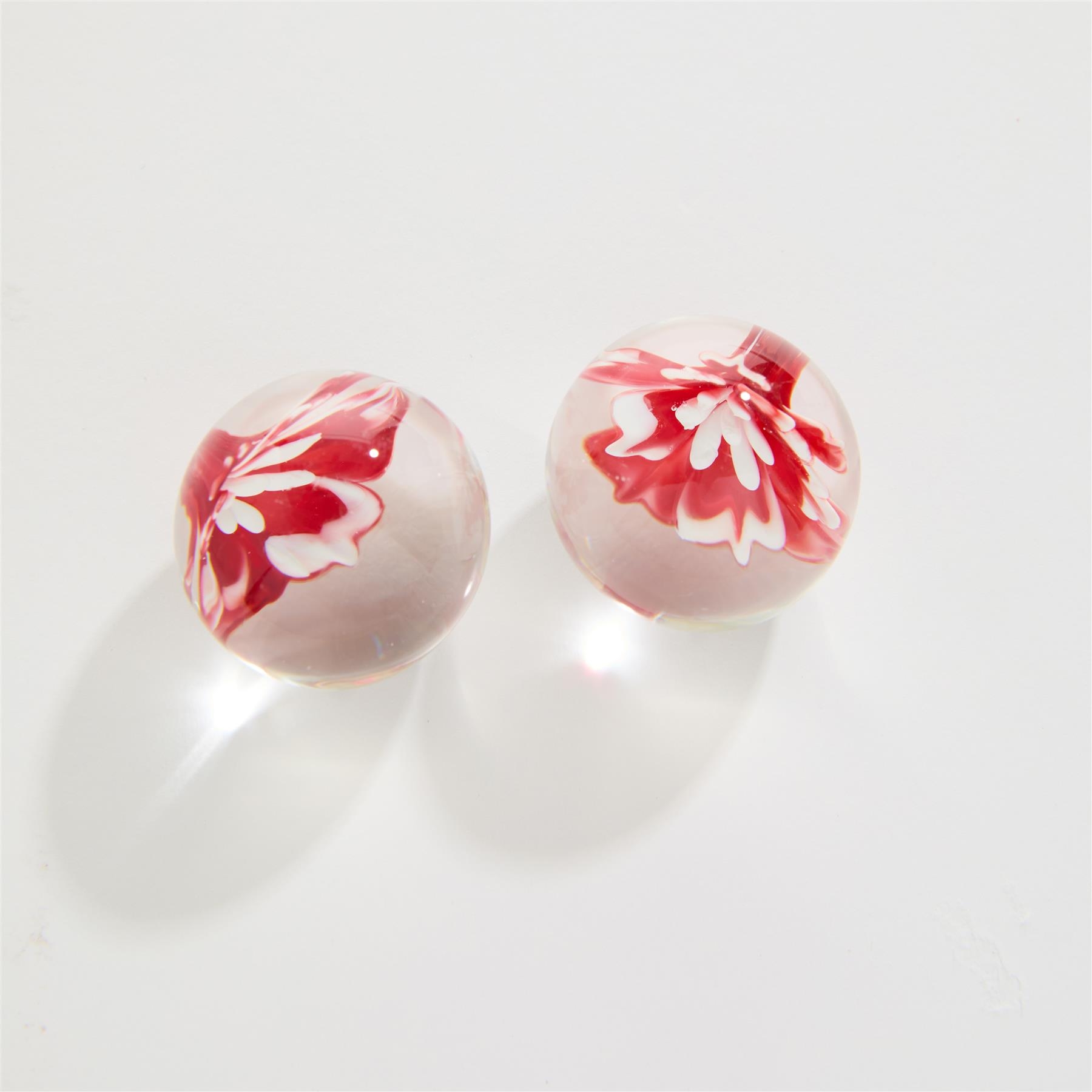 A&E Red Lily Glass Kegel Balls - Product Shot #4
