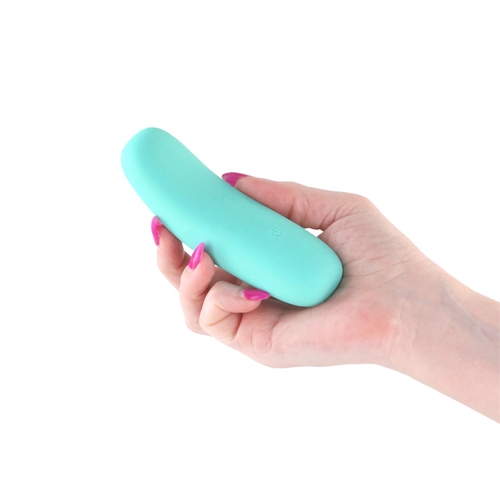 Gold-N-Dreams Beatrix in hand