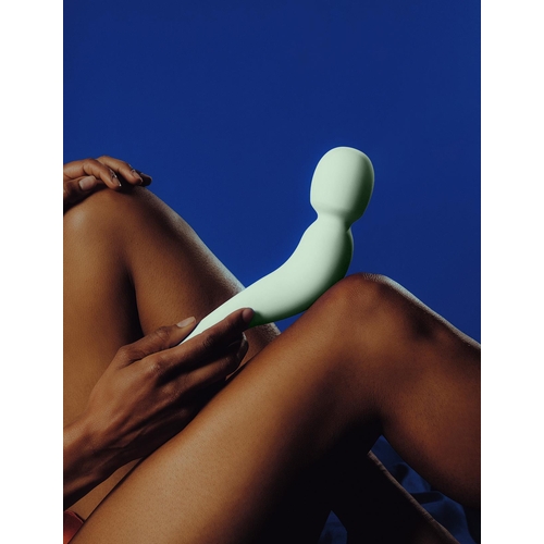 Dame Com 2.0 Wand Massager lifestyle
